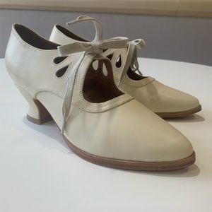 American Duchess Gibson white cream lace up pumps